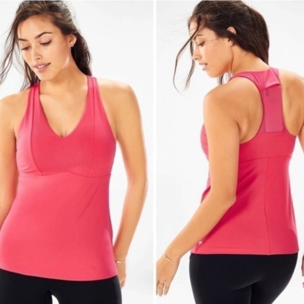 Fabletics On The Go Built-In Tank‎ Top Women's Size Small Lipstick Red Shelf Bra